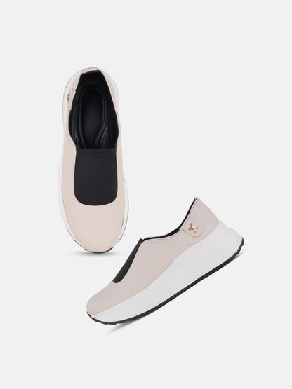 Roadster The Lifestyle Co Textured Casual Slip-On Sneakers